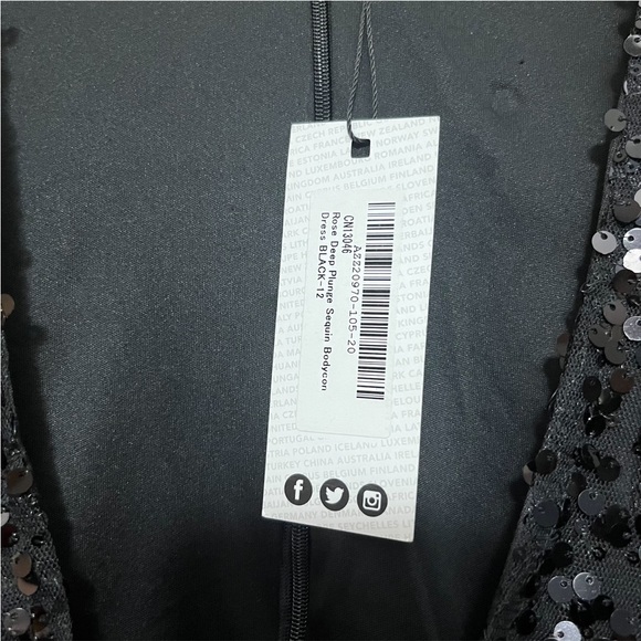 Boohoo Black Deep Plunge Sequined Bodycon Dress Size 8 NWT - Picture 4 of 10